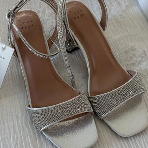 NWT Embellished Woman’s Heels
